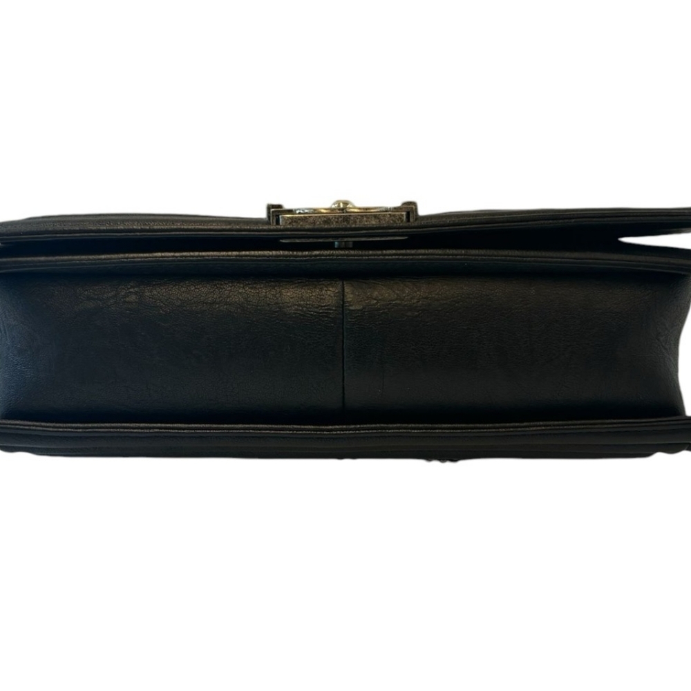 Chanel Boy Bag in Lambskin Leather with Grommets, Medium - Picture 7 of 9